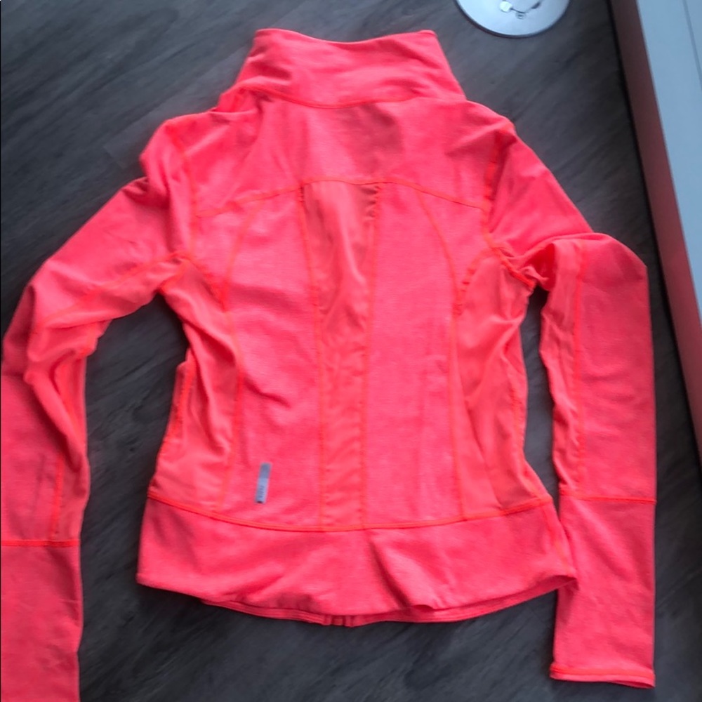 Bright colored Zella zipdown with pockets - Picture 3 of 3